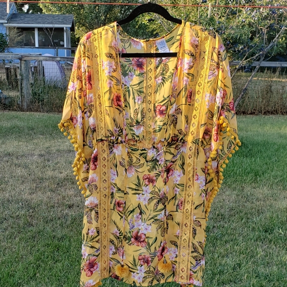 Floral yellow cover up - Picture 1 of 3